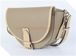 How to deal with the paint edge cracking of real-leather bag customized by a leather bag manufacturer?