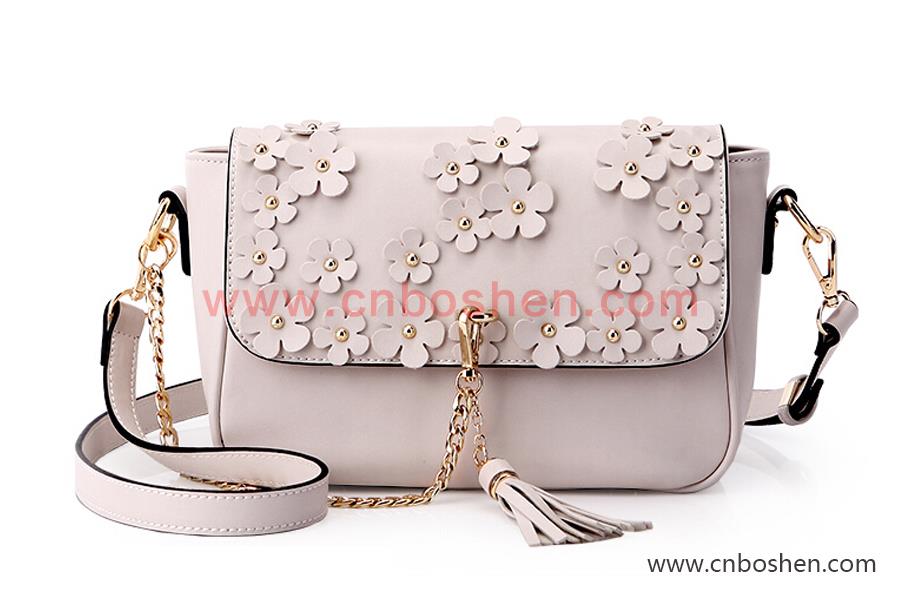 Handbag manufacturers tell you relationship between handbag style and price