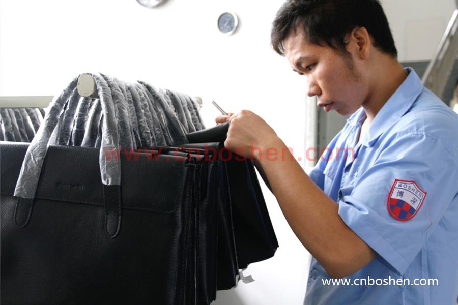 How Handbag Manufacturers Inspect Quality of Handbags