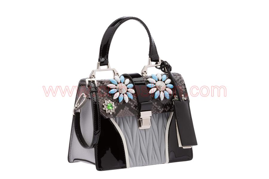 Guangzhou Handbag Manufacturer Tells You Three Taboos With Bag Matching That You Should Know.