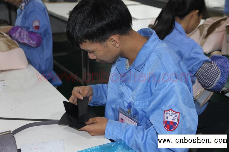 Factory operation time is important in cooperating with a leather goods manufacturer in Guangzhou