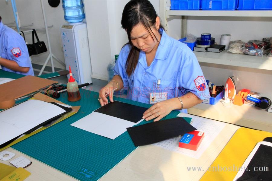 Guangzhou Boshen Leather Goods Manufacturer provides customized staff gift for Mid-Autumn Day