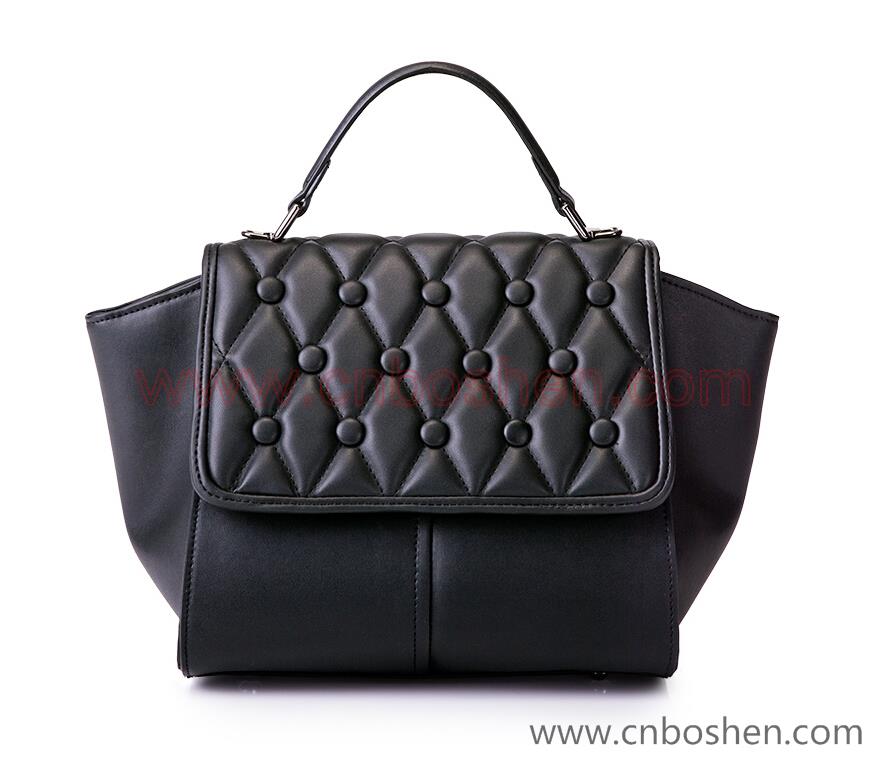 How is the quality of leather bag processed by leather bag manufacturers?