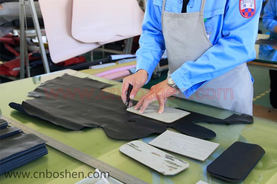 Customized bag: how does the factory to check the cost?